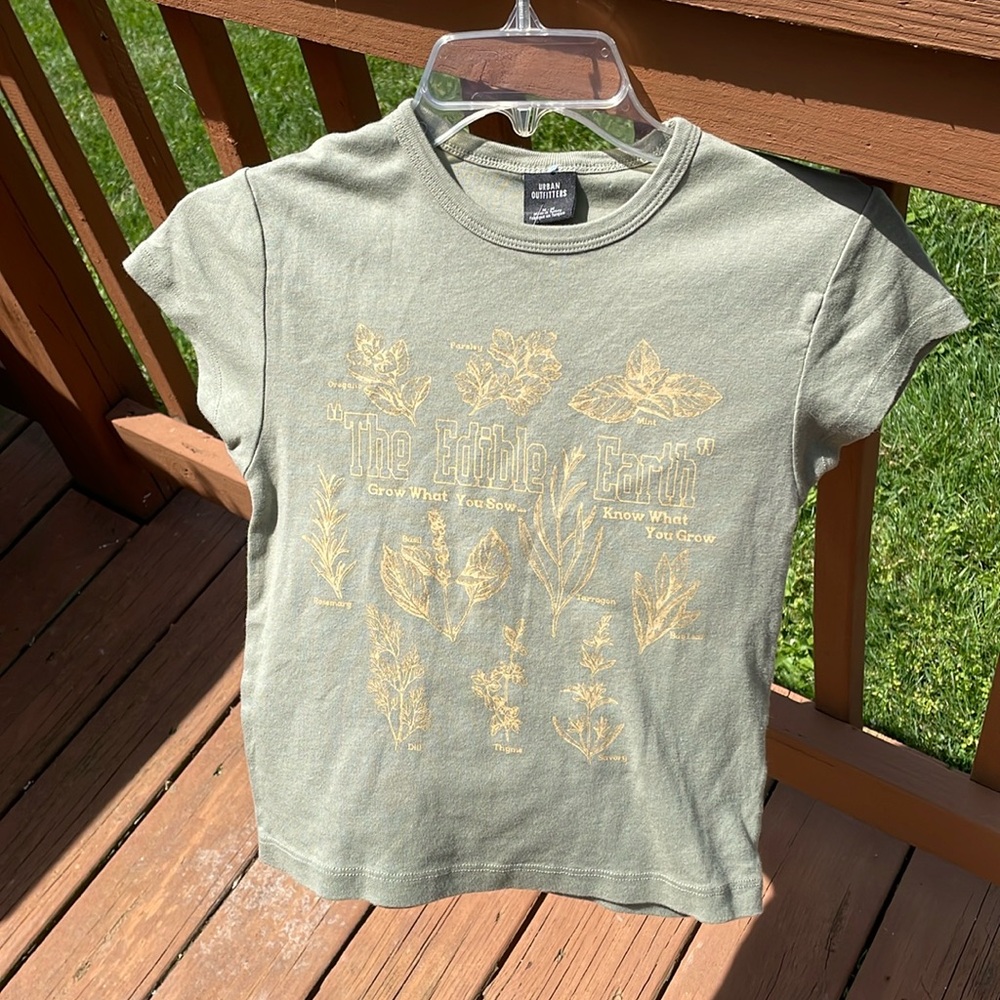 100% cotton Urban Outfitters “The Edible Earth” crop top